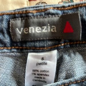 Venezia women’s jeans size 5 Petite.Medium wash GUC check measurements plus size